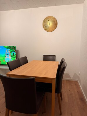 Dining - Vrbo Property (Bottrop)