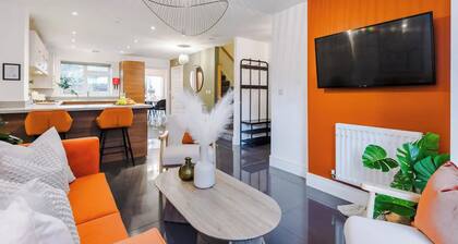 3BDR Terracotta House | Free Parking and Garden