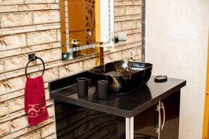 Handdukar och toalettpapper