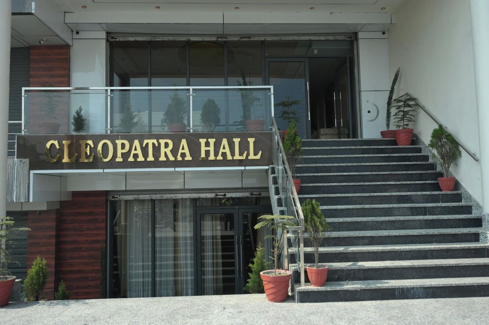 تفاصيل الفندق من الخارج