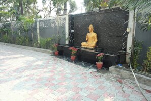 Property grounds - Hotel Elite Suites (Kushinagar)