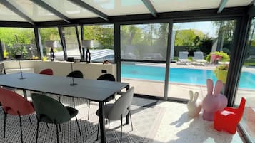 Piscine couverte, piscine extérieure