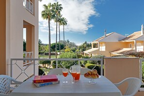 Outdoor dining - Las Palmeiras Vilamoura (Vilamoura)