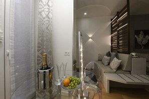 Interior - Gian Giacomo Mora, 13 - Refined studio apartment downtown (Milan)