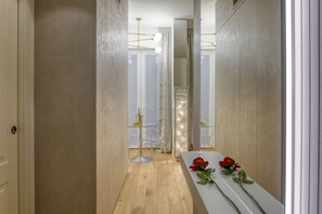 Interior - Gian Giacomo Mora, 13 - Refined studio apartment downtown (Milan)