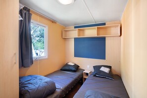 WiFi - 3★ Campsite in Périgord Noir – Mobile Home with Pool, Fishing & Family Activities (Saint-Martial-de-Nabirat)