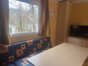 Televisie en een tafeltennistafel