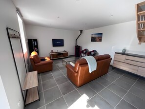 Interior - Holiday Home 'Gîte Ty Breizh' with Private Terrace and Wi-Fi (Plougrescant)