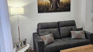 Apartment, 1 Katil Kelamin (Double) dengan Katil Sofa, Non Smoking, Penyaman udara | Ruang tamu