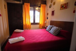 Internet, bed sheets - Small double room with private bathroom in Hosería Las Grullas (Villa Gesell)