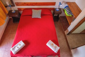 Room - Small double room with private bathroom in Hosería Las Grullas (Villa Gesell)