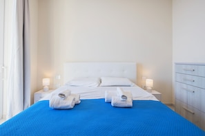 Fer et planche à repasser, Wi-Fi, literie fournie