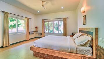 Deluxe Room, Courtyard View