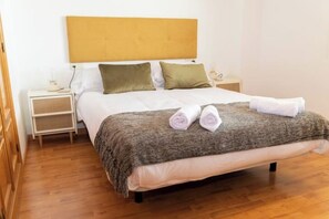 Iron/ironing board, WiFi - Sun and beach - In front of the sea. (Fuengirola)