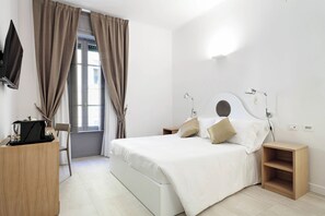 2 Schlafzimmer, Zimmersafe, Schreibtisch, Bügeleisen/Bügelbrett