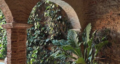 NOK Award Winning 4BR Villa wih Pool at Getsemani