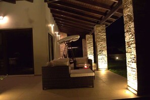 4 bedrooms, soundproofing, Internet - Villa Amorata - Schinias Private Garden Retreat (Marathon)