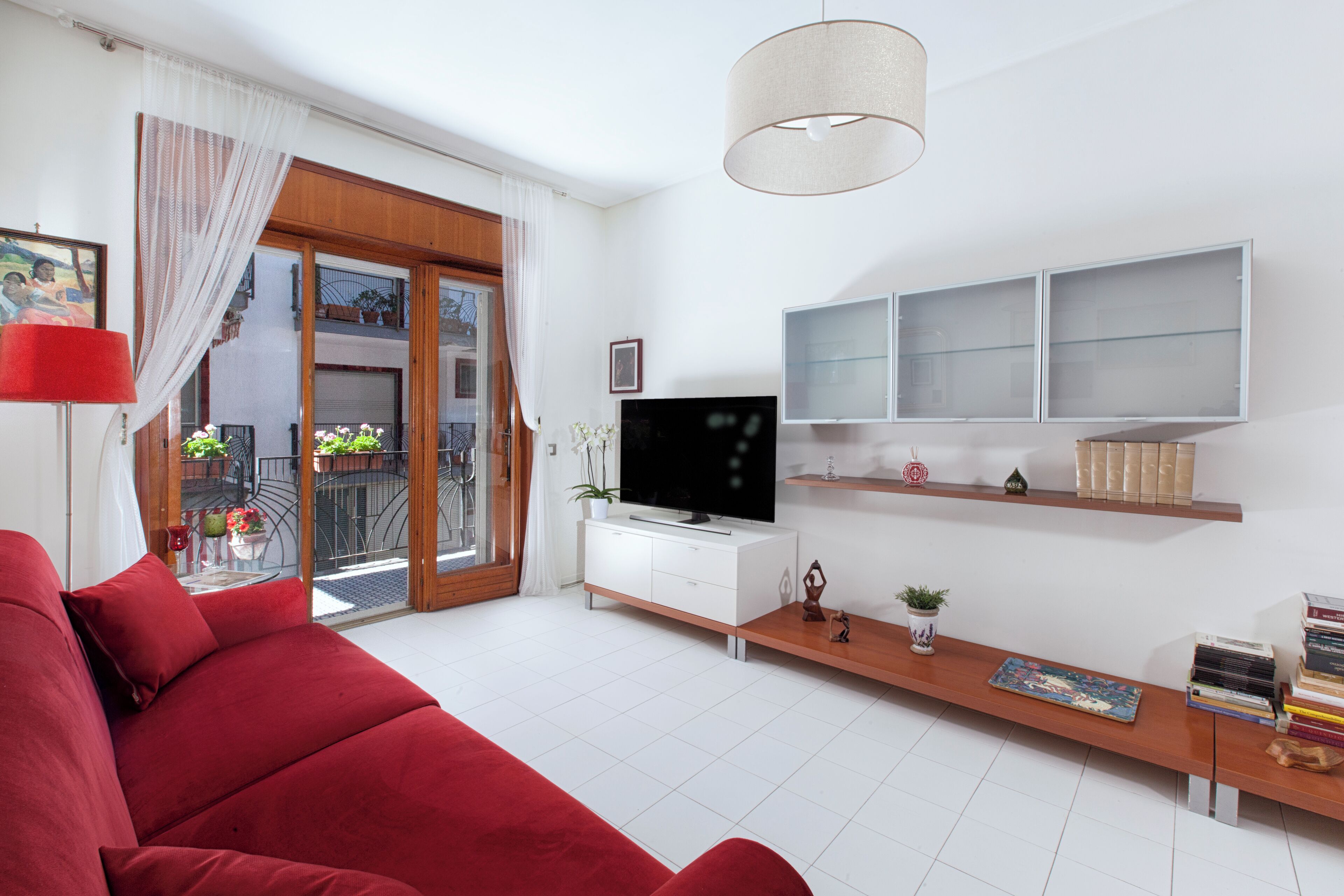 Apartment, Balkon, eingeschränkter Meerblick | Wohnbereich | 32-Zoll-Flachbildfernseher mit Digitalempfang