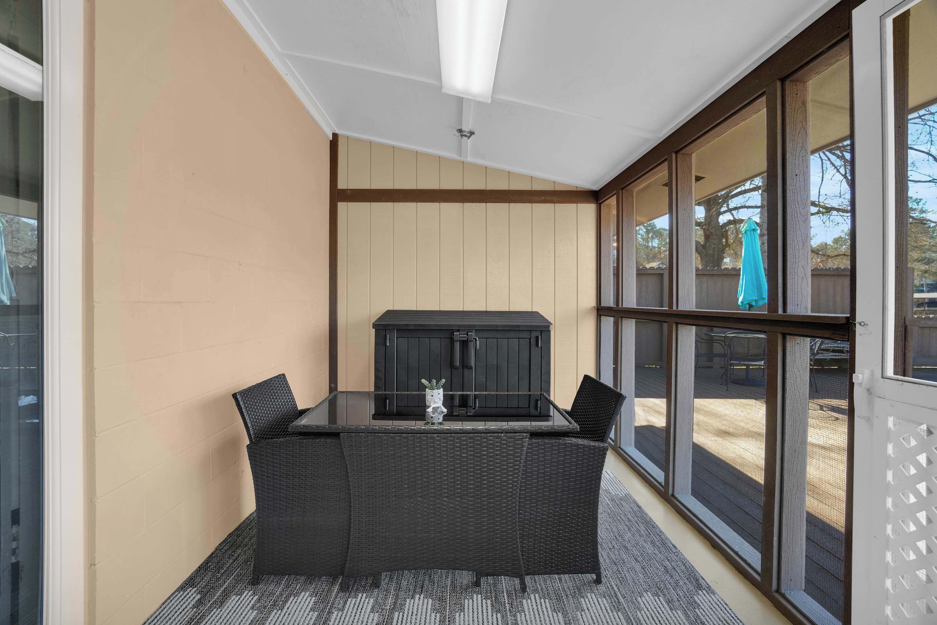 2 عدّة غرف نوم وخدمة الإنترنت