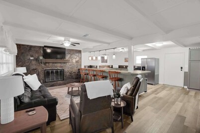 Lakefront Cabin With Private Dock