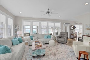Smart TV - Beautiful 5 Bedroom oceanfront home with community pool (North Topsail Beach)