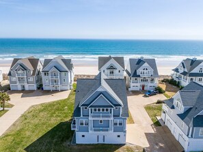 Exterior - Beautiful 5 Bedroom oceanfront home with community pool (North Topsail Beach)