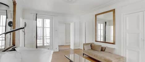 2 chambres, fer et planche Ă repasser, Wi-Fi, literie fournie