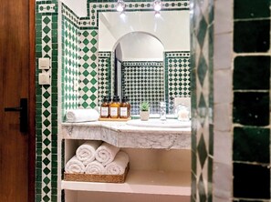 Bathroom - Prestige Apartment Centre Agdal Rabat (Rabat)