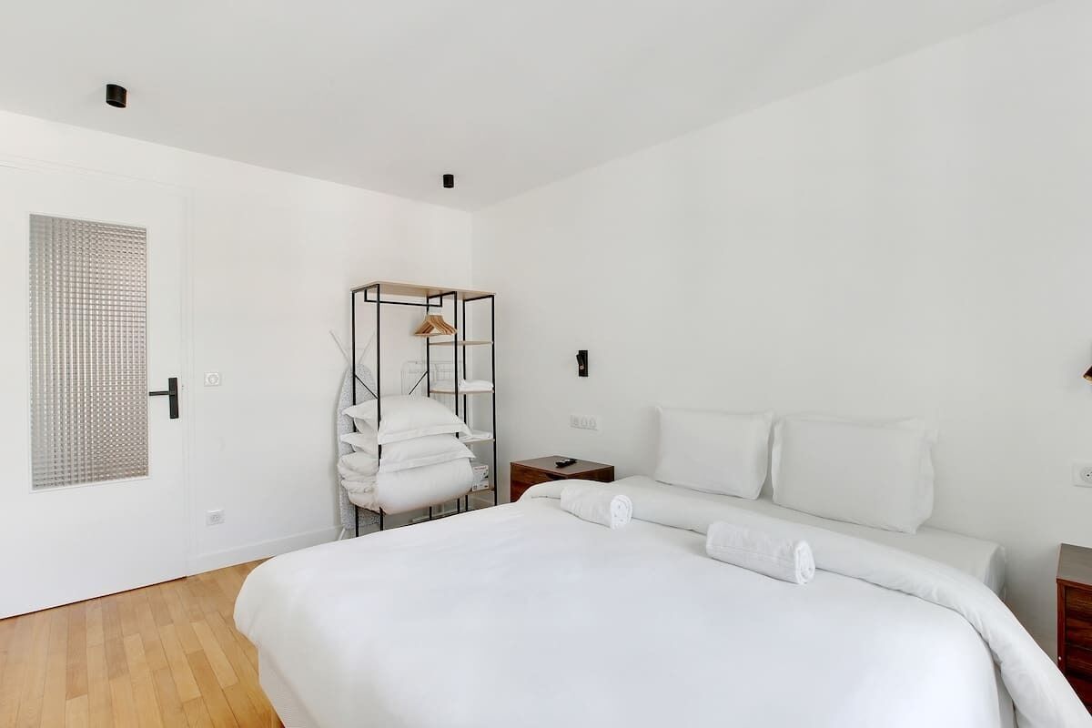 1 chambre, fer et planche à repasser, Wi-Fi, draps fournis