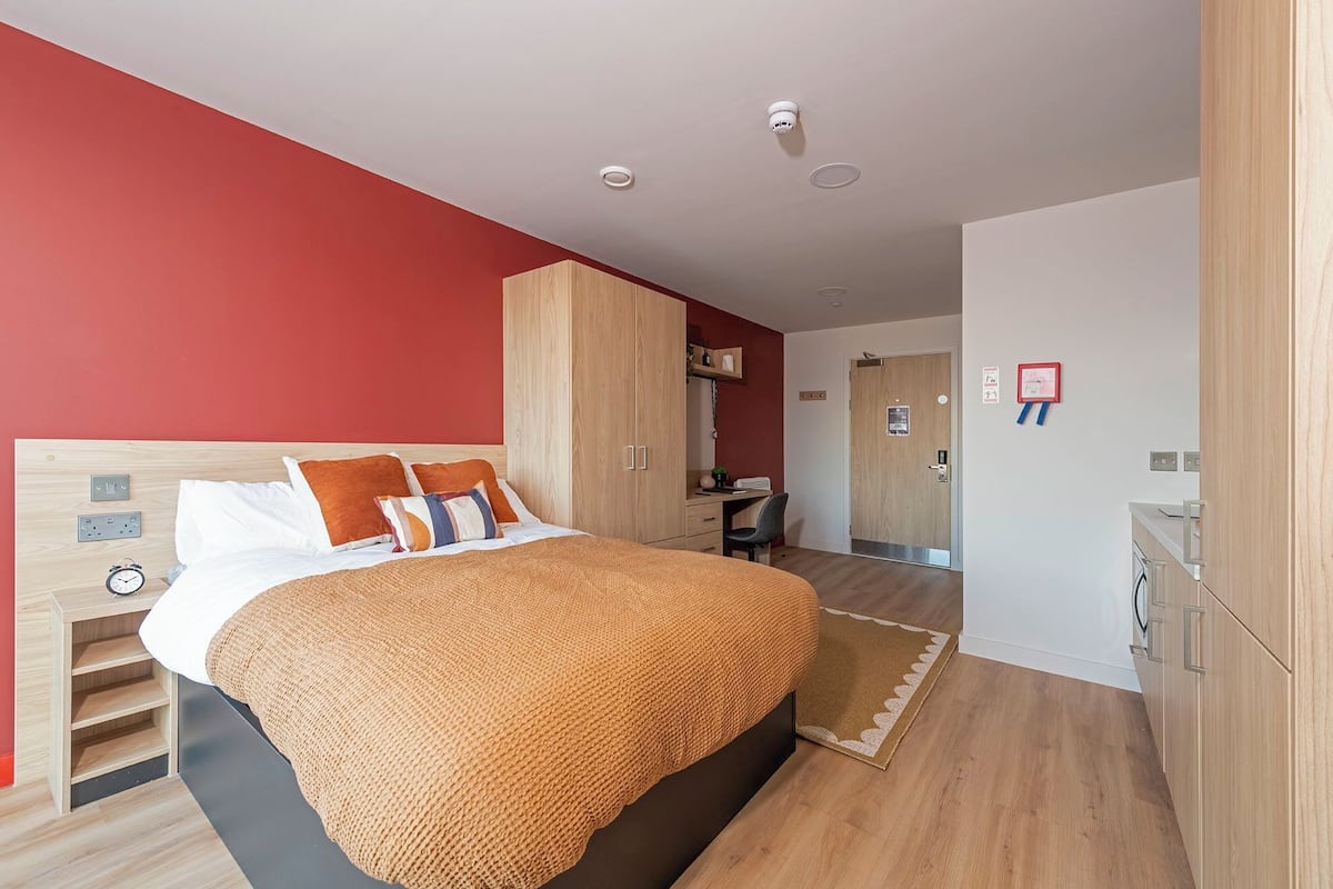 Studio, Non Smoking | Blackout drapes, free WiFi