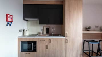 Studio, Non Smoking | Private kitchen