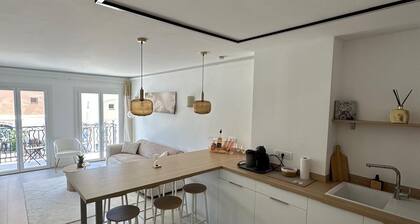 SUN TROPEZ: Elegance and prestige in Port Grimaud.