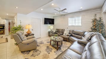 Rumah (2 Bedrooms) | Bagian depan properti