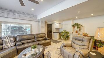 Rumah (2 Bedrooms) | Interior