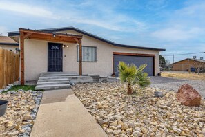 House (3 Bedrooms) | Front of property