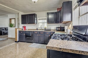 單棟房屋 (3 Bedrooms) | 內部