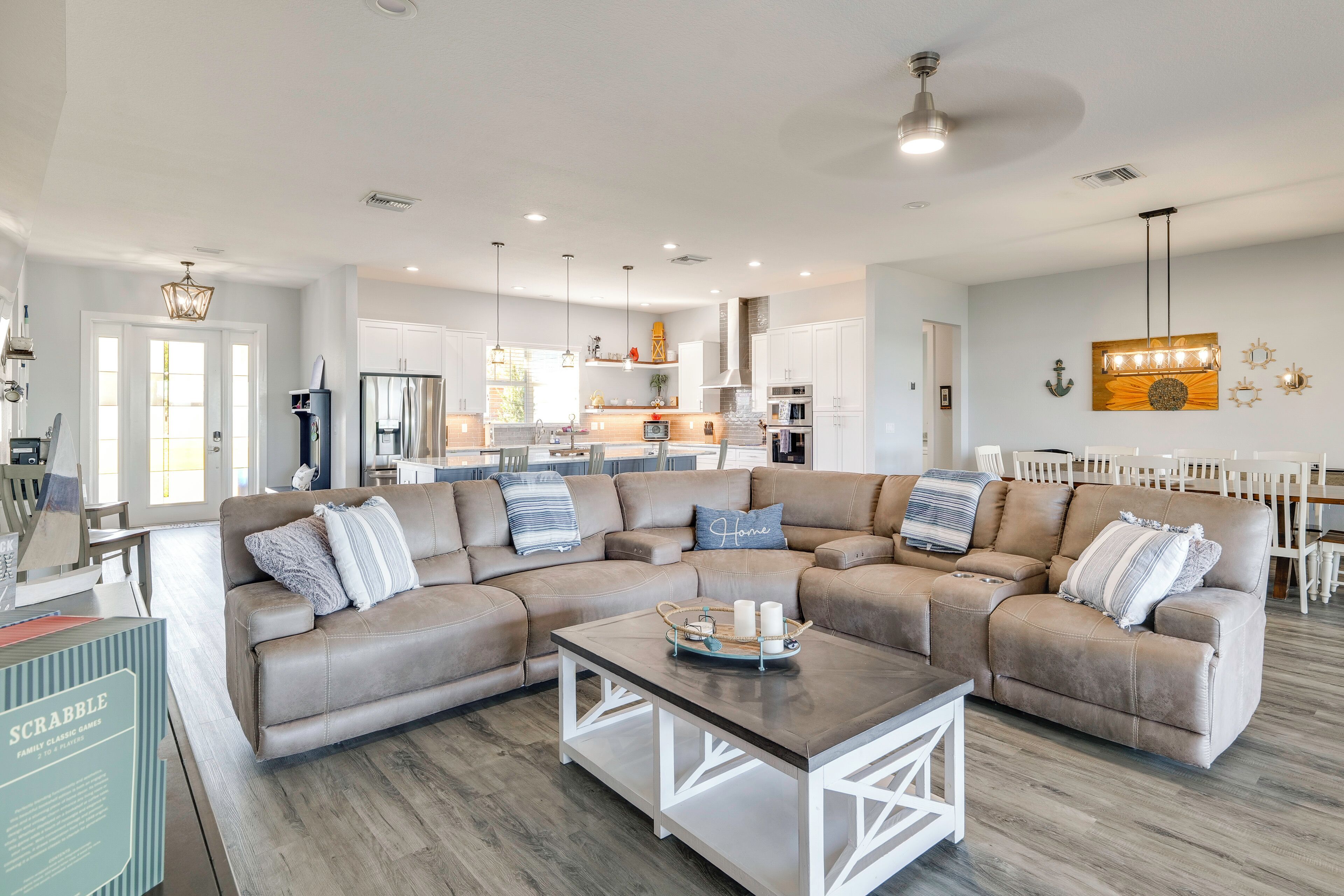 House (5 Bedrooms) | Interior