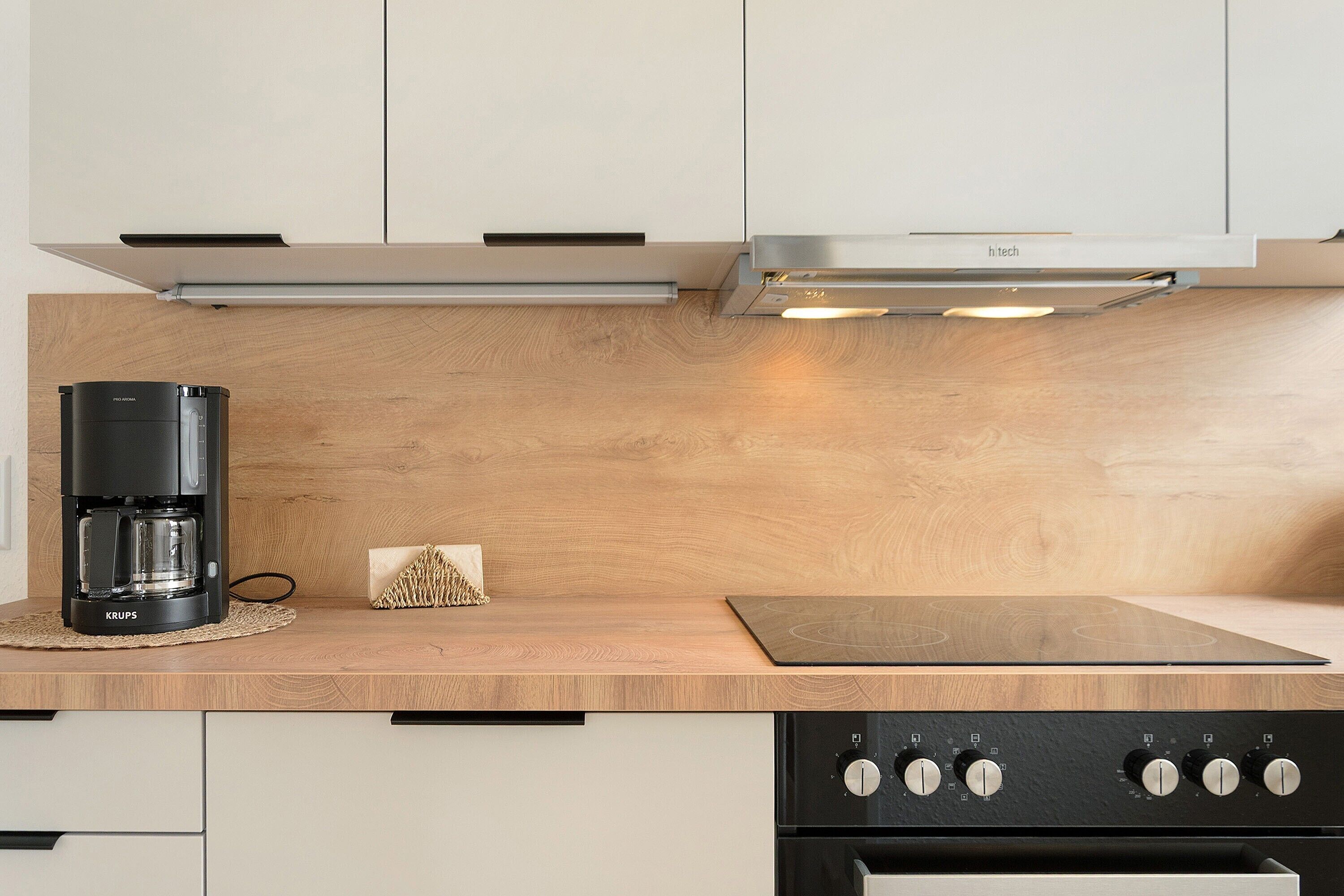 Frigorifero, forno, piano cottura, lavastoviglie