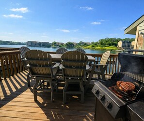 Outdoor dining - Stillwater Shores Lakefront 2bd/2BA Pool, Hot Tub 6PP (Village of Four Seasons)