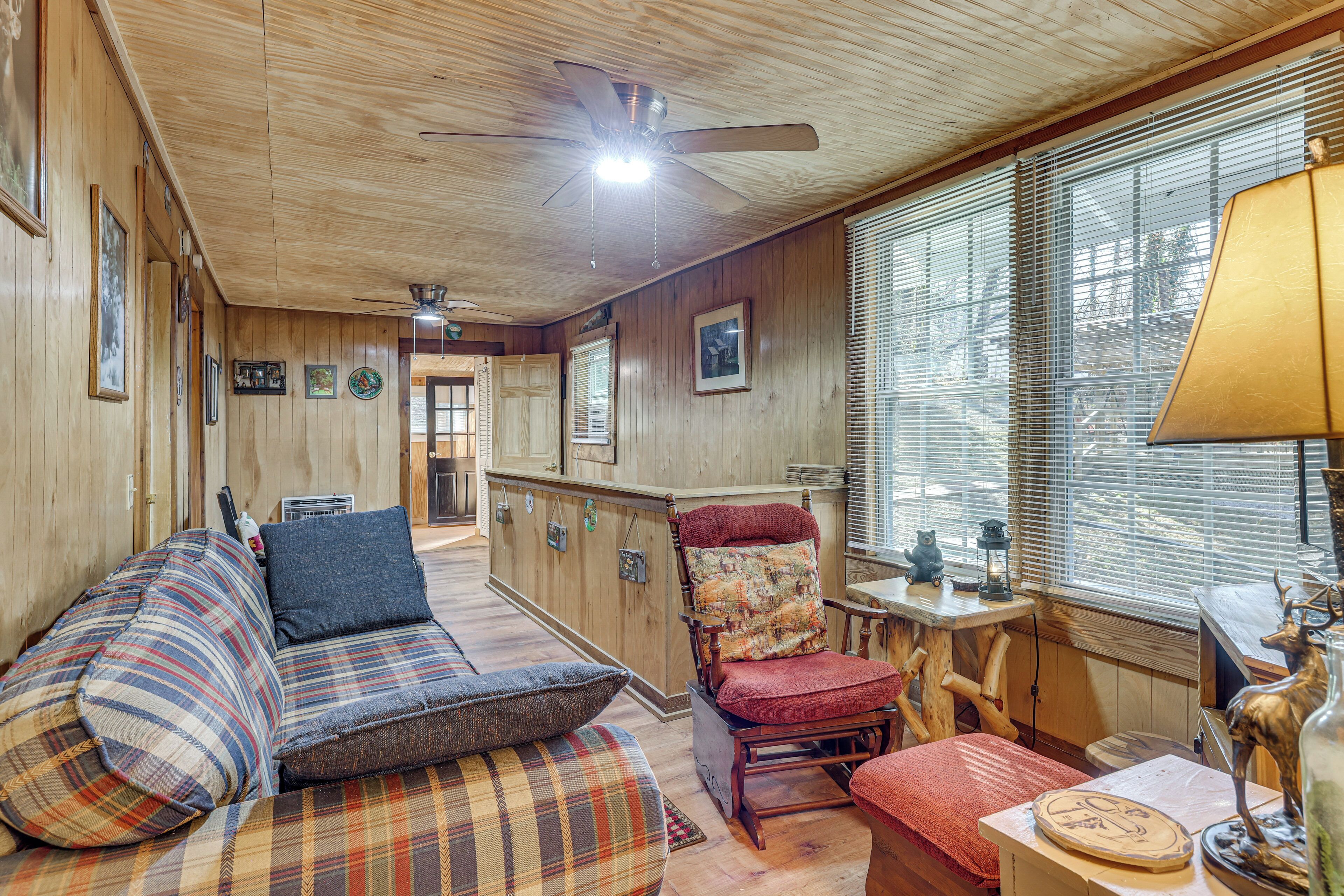 House (2 Bedrooms) | Interior