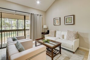 Interior - Golf, Swim & Dine! Condo w/ Lake Conroe Access (Montgomery)