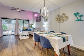 Interior - Chic Townhouse w/ Hot Tub, 4 Mi to Atlantic Beach! (Atlantic Beach)