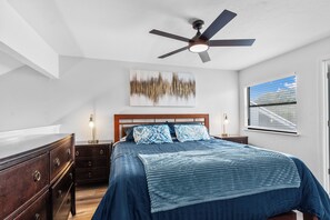 Apartment (3 Bedrooms) | Interior - Chic Townhouse w/ Hot Tub, 4 Mi to Atlantic Beach! (Atlantic Beach)