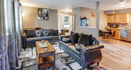 Easily Explore Anchorage! Modern Duplex Near Town