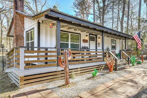 House (2 Bedrooms) | Interior - Fish Sam Rayburn! Secluded Cabin w/ Deck & Grill (Brookeland)