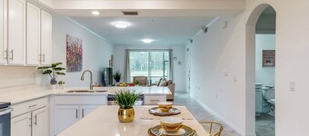 Play & Stay: 1st Floor Ava Maria Condo!