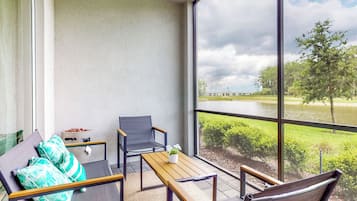 Apartment (2 Bedrooms) | Front of property