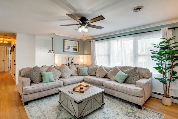 Interior - Musicians Beachside Retreat in Lake in the Hills (Lake in the Hills)