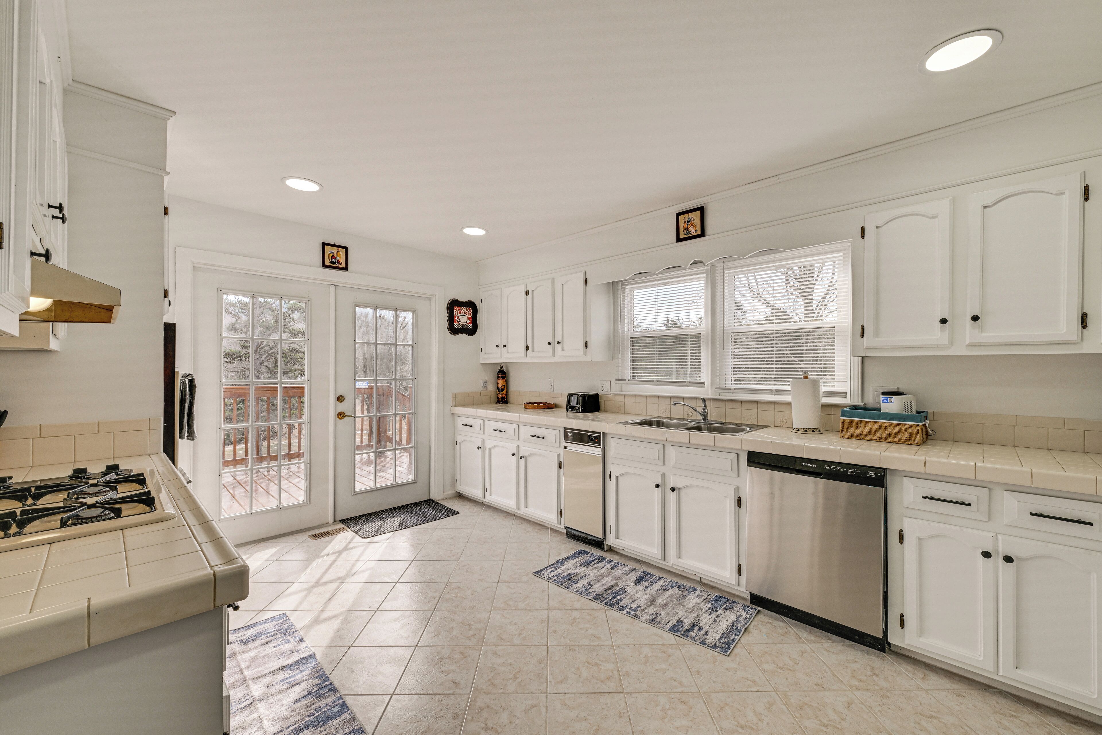 المنشأة من الداخل