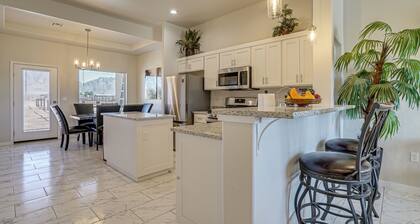 Mountain-view Retreat Near Organ Wilderness Trails